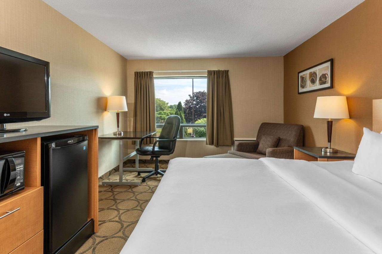 Comfort Inn Pembroke Exterior photo