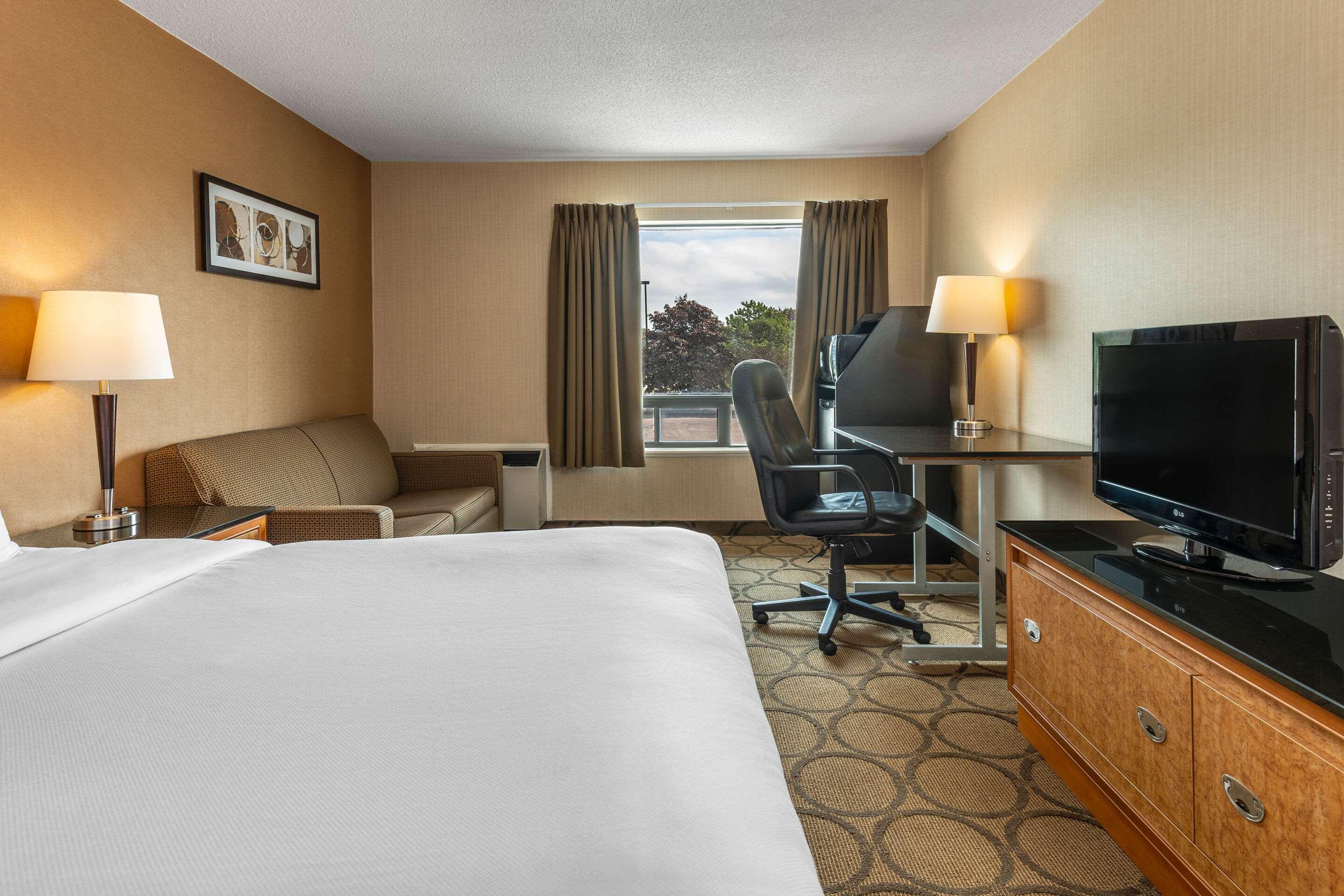 Comfort Inn Pembroke Exterior photo