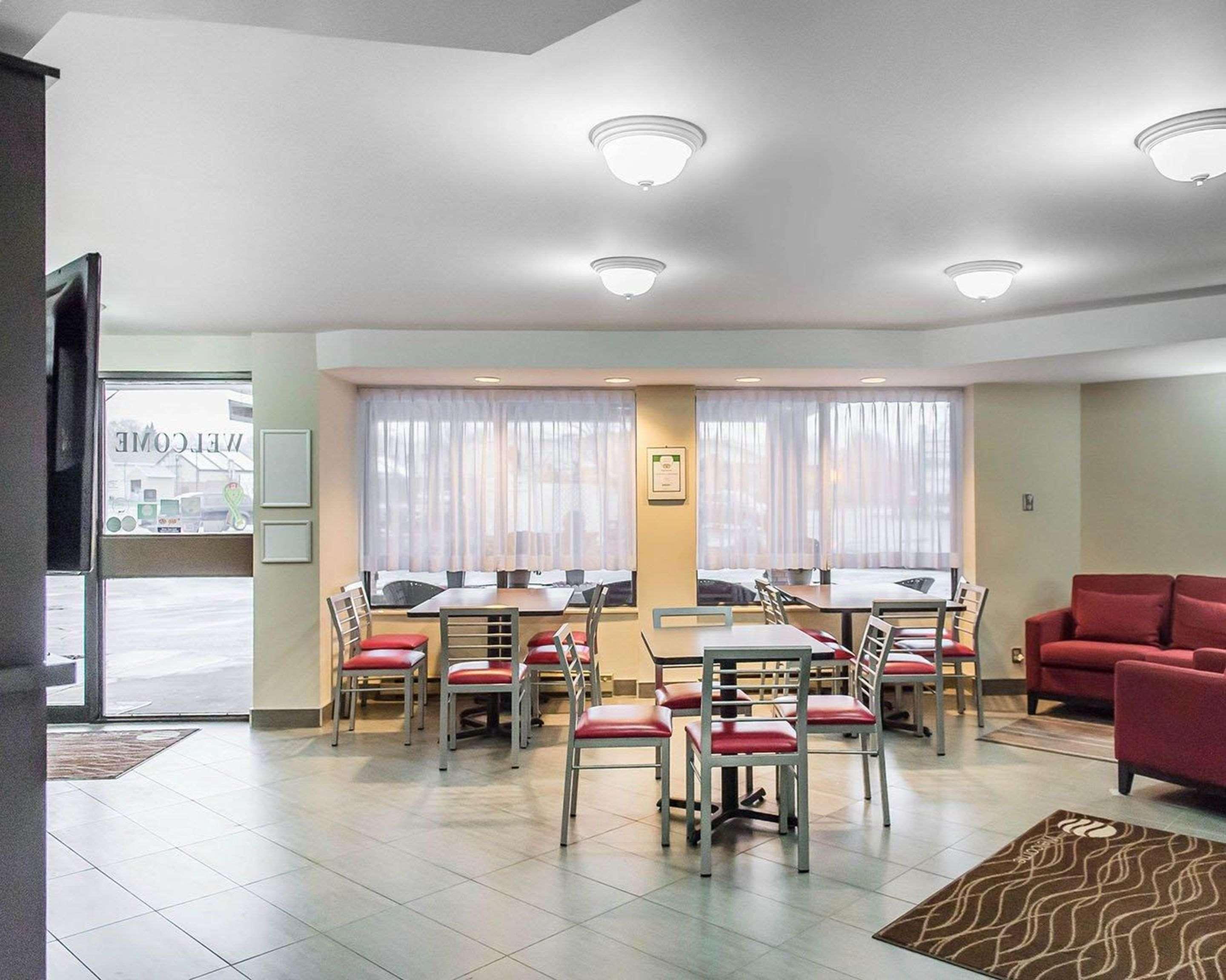 Comfort Inn Pembroke Exterior photo