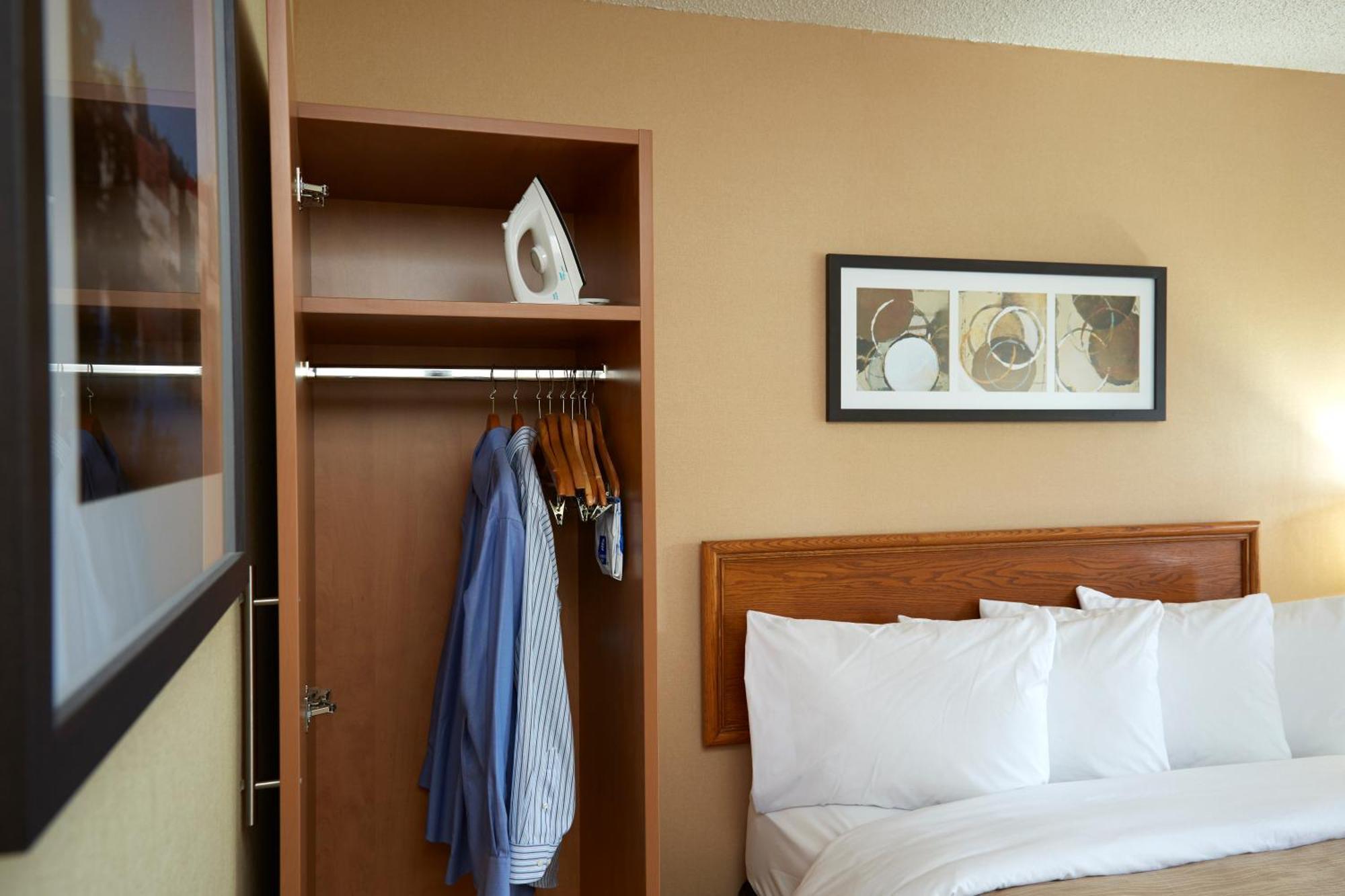 Comfort Inn Pembroke Room photo